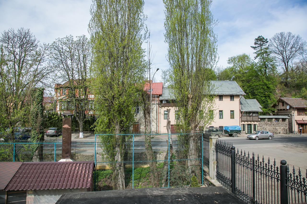 Arizona Hotel Užhorod Exteriér fotografie